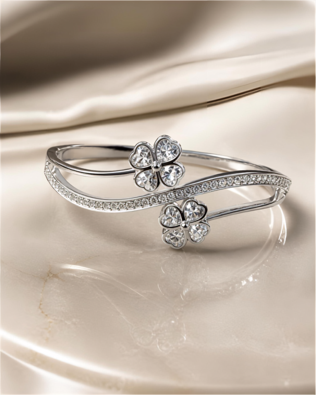 Sparkling silver flower cuff bracelate